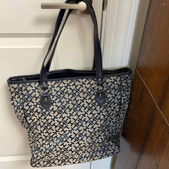 Tommy Hilfiger Blue & Gray Large Tote Bag - Picture 2 of 13